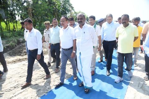 Dr. L. Murugan visits the Hindustan Petroleum Corporation Limited (HPCL) POL Depot and LPG Terminal at Chirang, in Assam